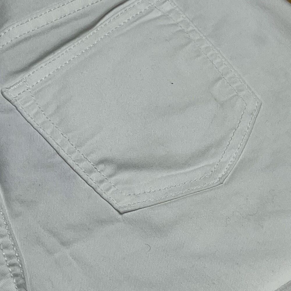 A: glow Maternity Boyfriend Shorts in White, Beige Belly Band,  Women’s 4 - Picture 8 of 11